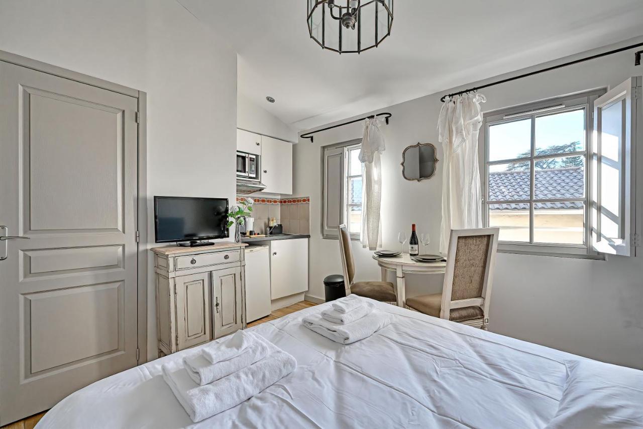 Au Coeur Des Papes, Dans Batisse De Charme Studios & Appartements En Coeur De Ville Avignon Ngoại thất bức ảnh