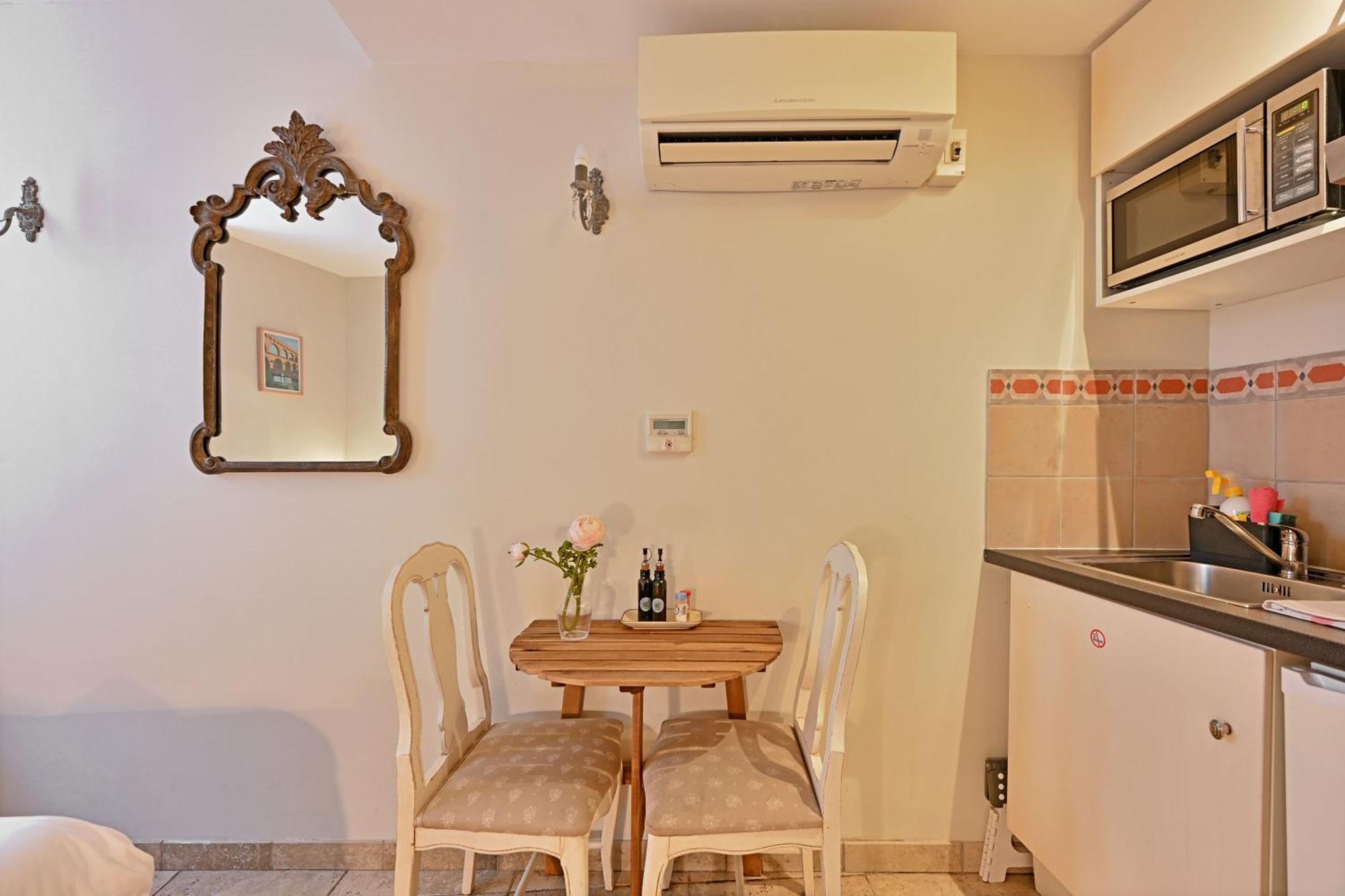 Au Coeur Des Papes, Dans Batisse De Charme Studios & Appartements En Coeur De Ville Avignon Ngoại thất bức ảnh