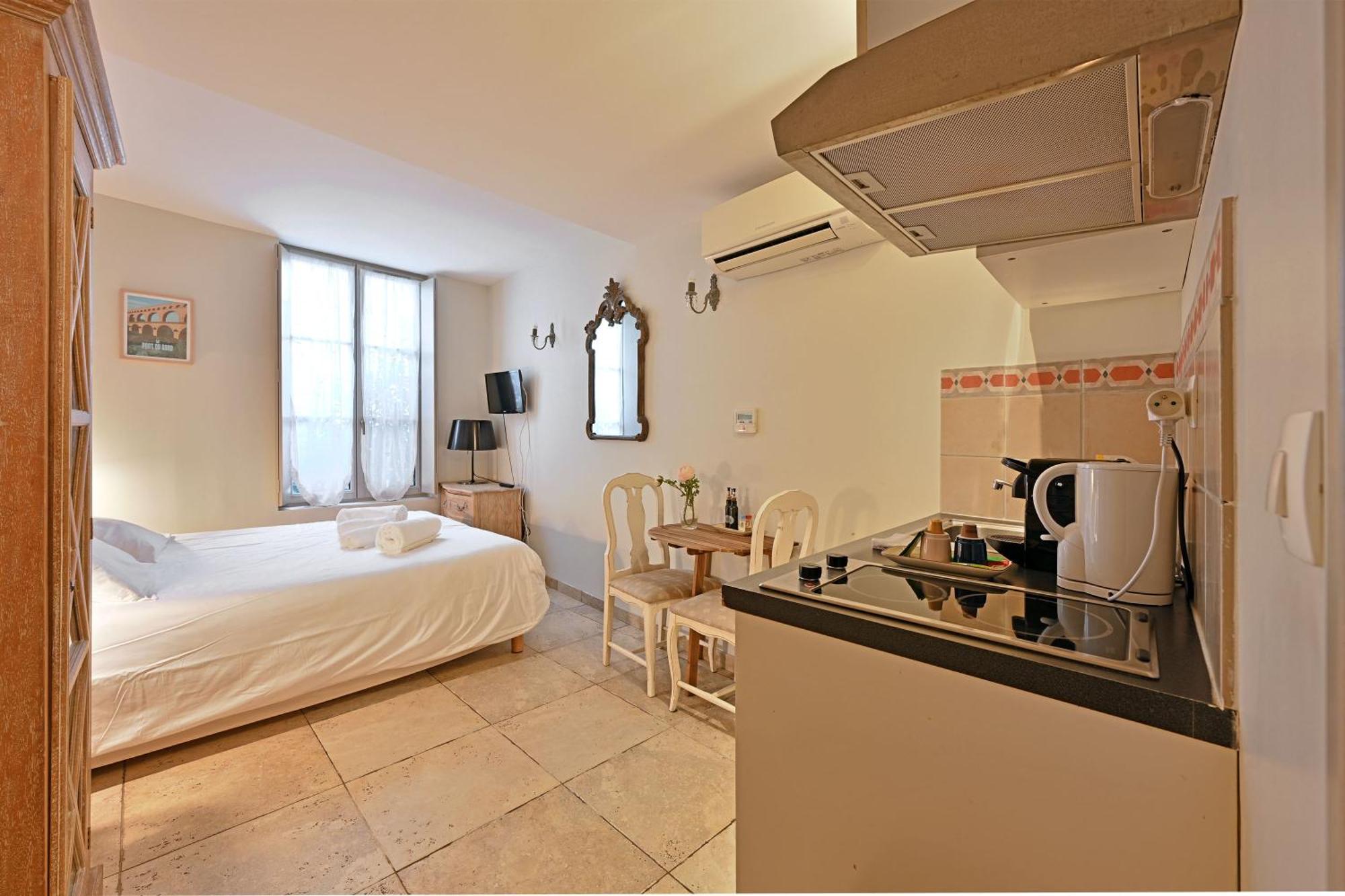 Au Coeur Des Papes, Dans Batisse De Charme Studios & Appartements En Coeur De Ville Avignon Ngoại thất bức ảnh